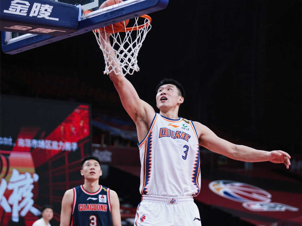 广东剑指四川核心?朱芳雨为补齐短板全力以赴 广东剑指四川核心?朱芳雨为补齐短板全力以赴